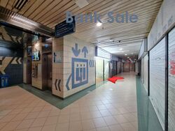 Sim Lim Square (D7), Shop House #517370051